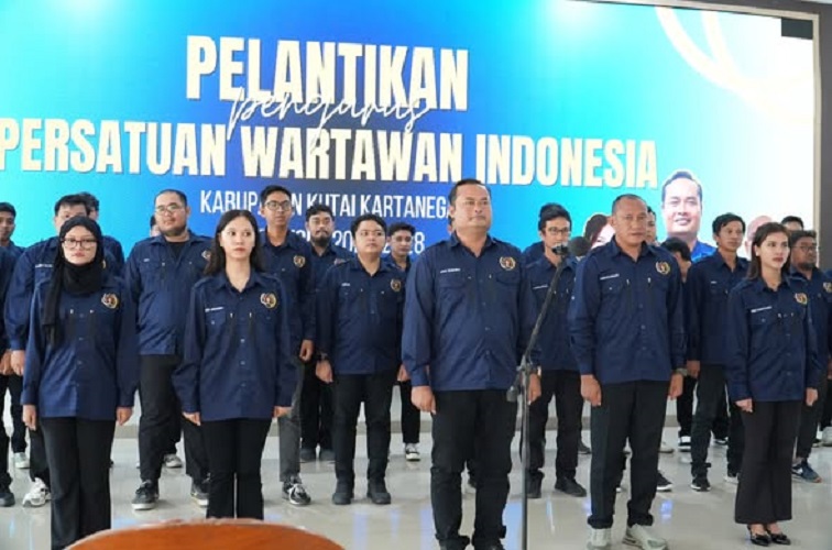                                                                                                                                                                    Kutai Kartanegara
                                                                                                                                                                                                                                                                                                                                                                                                                                                                                                                                                                                                     